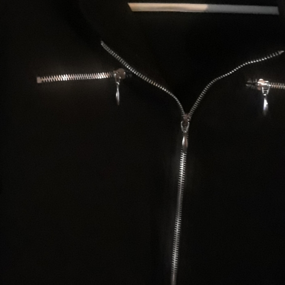 Laura Scott jacket. - Picture 2 of 7